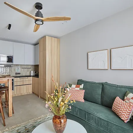 Apartment Center Of By Studioprestige Paris